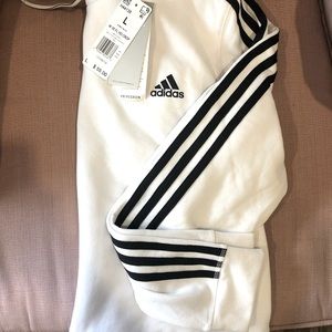 NWT Adidas Women’s ESSENTIALS 3-STRIPES CROPPED HOODIE size L